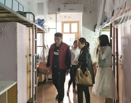 mmexport1524110595077 mmexport1524110595077