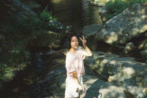 黄彩燕 (2) 黄彩燕 (2)